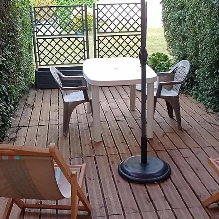 F2 En Rez De Jardin Cabourg